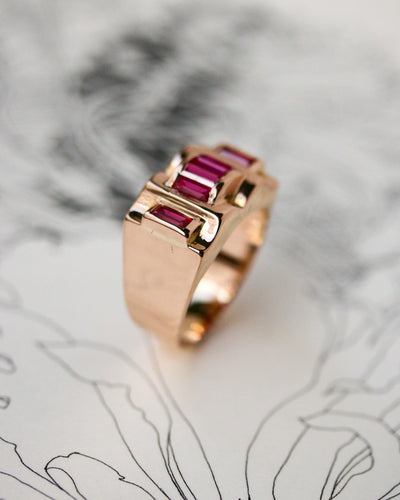 Bague 60 Bague tank en or rose 18 carats et rubis Verneuil 58 Facettes A12009