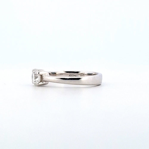 Bague 56 Bague solitaire - en or blanc 18 ct avec diamant 0,65 ct 58 Facettes