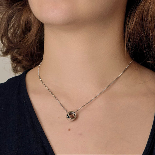 Collier Chopard - Collier en or blanc 18 carats avec pendentif cylindrique 58 Facettes BO/250030