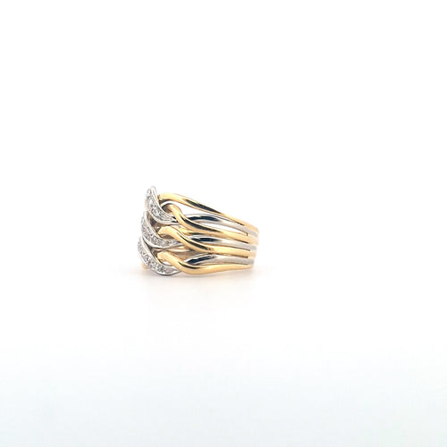 Bague 53 Bague en or jaune et blanc 18 kt avec diamants 58 Facettes