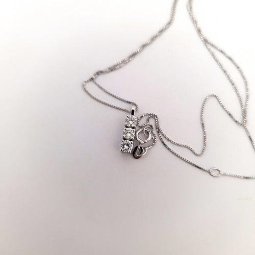 Collier Collier - Pendentif trilogy en or blanc 18 kt et diamants 58 Facettes