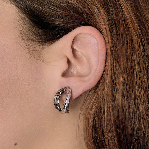 Boucles d'oreilles Boucles d’oreilles en or blanc 18 carats et diamants 58 Facettes 250058