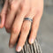 https://cdn.shopify.com/s/files/1/0943/8576/6747/files/bague-saphirs-rectangles-diamants.jpg?v=1771519937