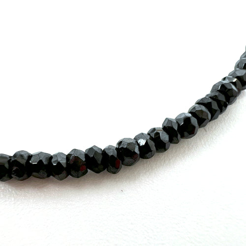 Bracelet Bracelet - en or jaune 18 ct et spinelles noires thaïlandaises 58 Facettes UKA000006GM
