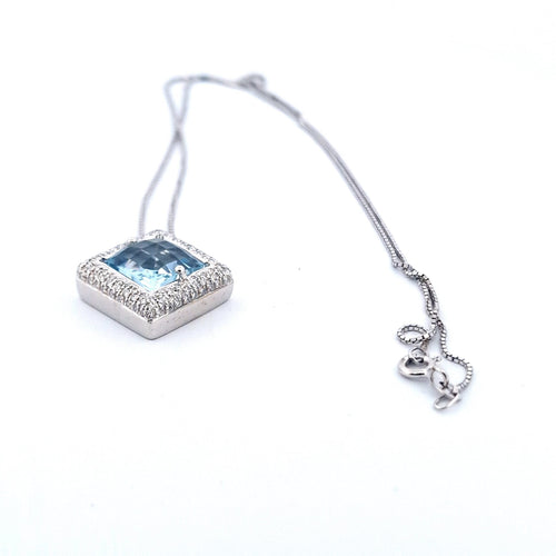 Collier Collier avec pendentif en or blanc 18 K, topaze bleue et diamants 58 Facettes