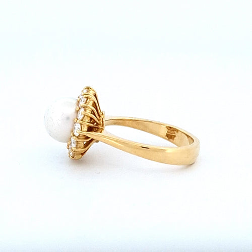 Bague 54 Bague en or jaune 18 kt avec perle Akoya et diamants 58 Facettes