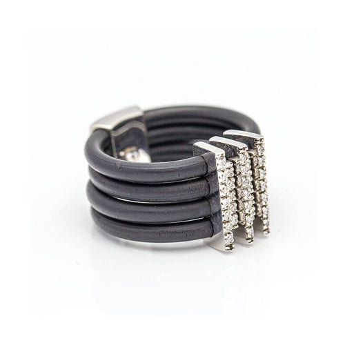 Bague Bague - Or blanc 18 kt, caoutchouc et diamants 58 Facettes UKD359663LF