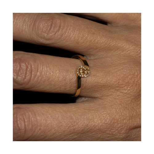 Bague Gucci Running G - Bague motif GG en or jaune 18 kt et diamants 58 Facettes UKD360449FJ