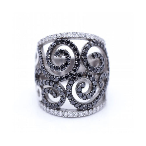 Bague Couronne - Bague en or blanc 18K avec diamants blancs et noirs 58 Facettes UKD364140LF