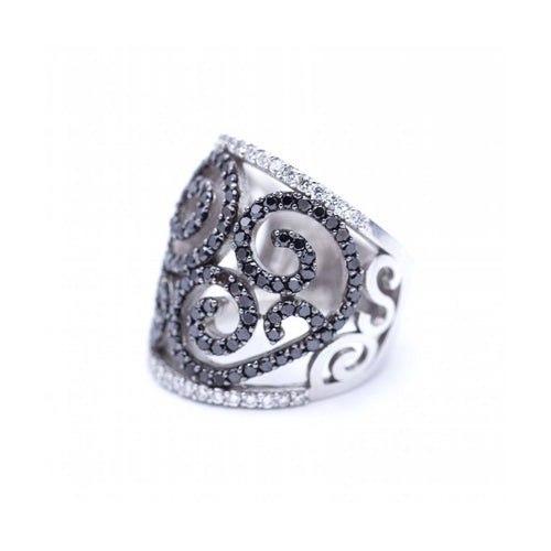 Bague Couronne - Bague en or blanc 18K avec diamants blancs et noirs 58 Facettes UKD364140LF