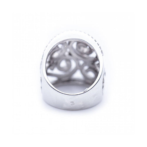 Bague Couronne - Bague en or blanc 18K avec diamants blancs et noirs 58 Facettes UKD364140LF