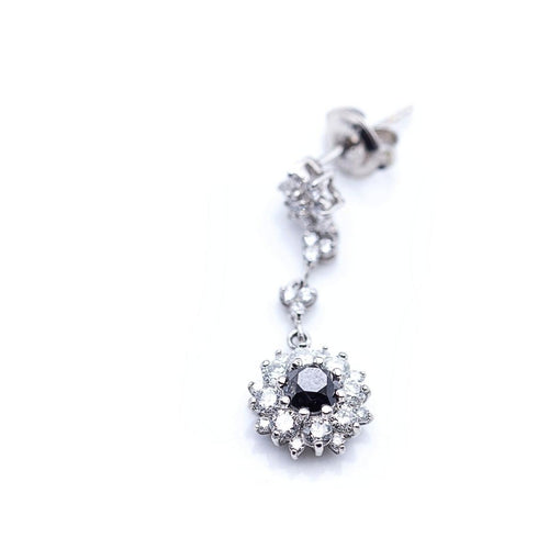 Boucles d'oreilles Boucles d’oreilles pendantes - Or blanc 18 kt et diamants blancs et noirs 58 Facettes UKN102862LF