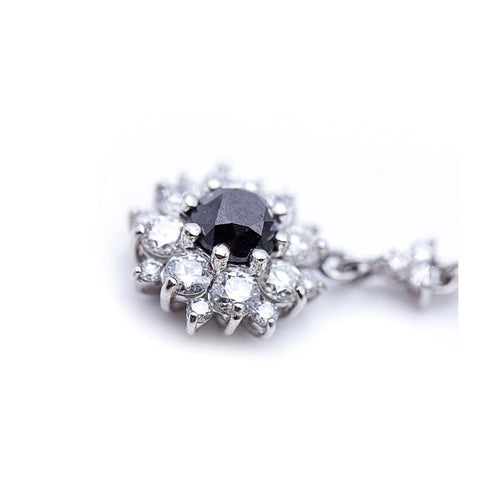 Boucles d'oreilles Boucles d’oreilles pendantes - Or blanc 18 kt et diamants blancs et noirs 58 Facettes UKN102862LF