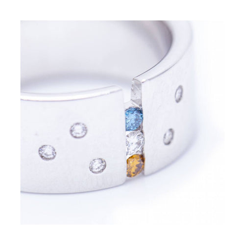 Bague Bague - Diamants blancs et Fancy en or blanc 18 kt 58 Facettes UKN102927EJ