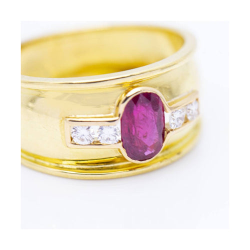 Bague Bague - Rubis ovale et diamants taille brillant en or jaune 18 kt 58 Facettes UKN102932EJ