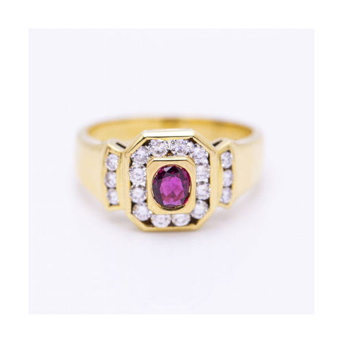 Bague Queen - Bague en or jaune 18 kt avec rubis et diamants 58 Facettes UKN102933EJ