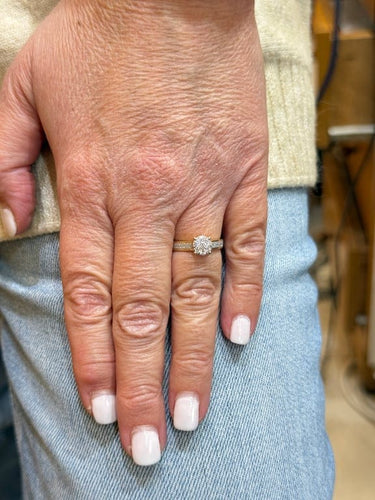 Bague 52 Solitaire - Bague en or jaune et blanc 18 carats sertie de diamants 58 Facettes 90847-ac12743