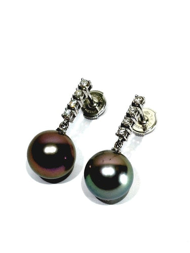 Boucles d'oreilles Boucles d’oreilles pendantes en or blanc avec perles de Tahiti et diamants 58 Facettes 1717203