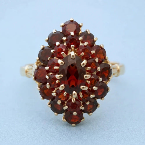 Bague 53 Bague marquise en or jaune 18K sertie de grenats 58 Facettes 1769