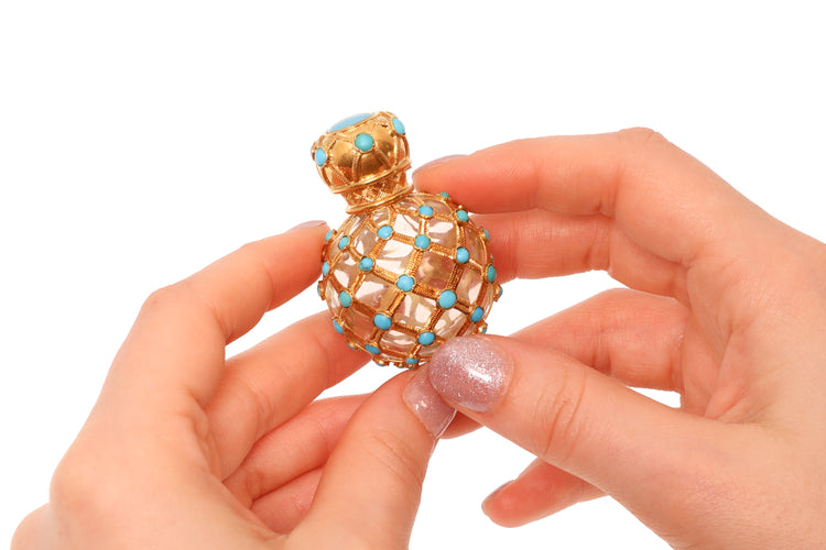 Flacon de parfum victorien français en or orné d'un treillis turquoise, vers 1860 58 Facettes 26050-0271
