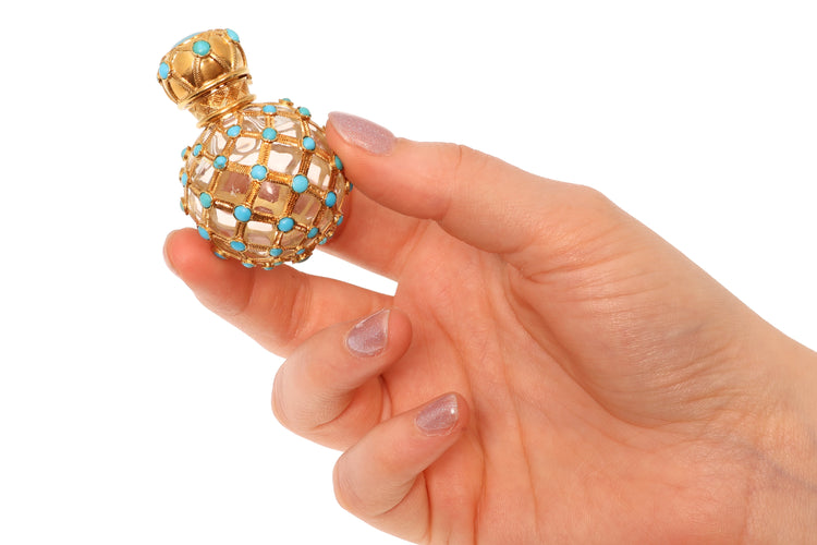 Flacon de parfum victorien français en or orné d'un treillis turquoise, vers 1860 58 Facettes 26050-0271