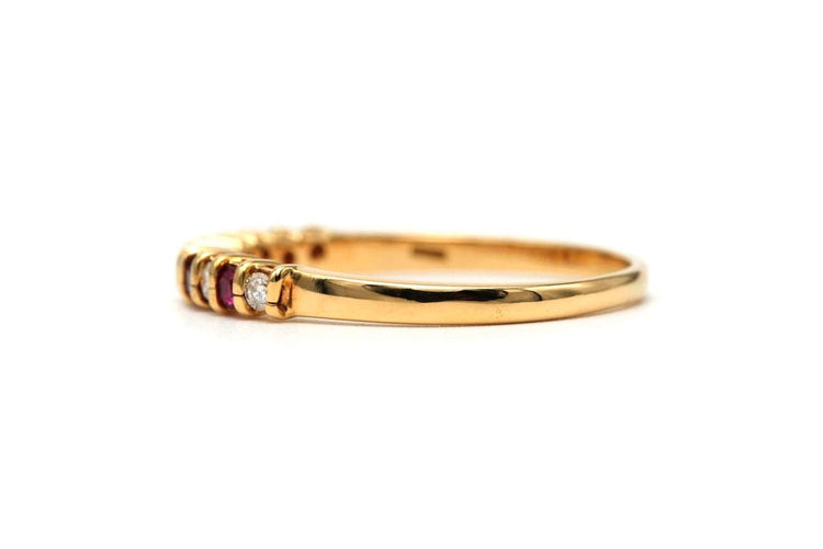 Bague 62 Bague contemporaine en or jaune 18 carats, rubis et diamants taille brillant 58 Facettes 23450