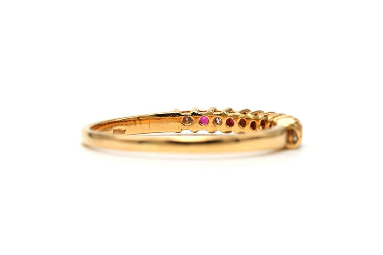 Bague 62 Bague contemporaine en or jaune 18 carats, rubis et diamants taille brillant 58 Facettes 23450