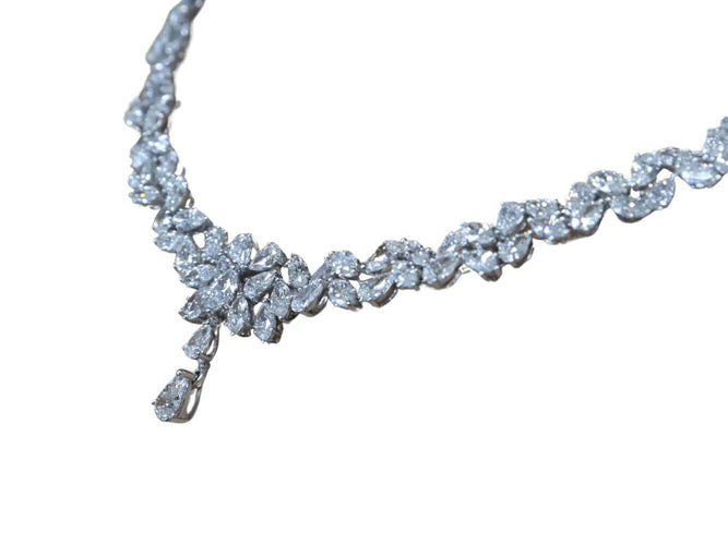 Collier Collier rivière en diamants taille poire 58 Facettes NECK118