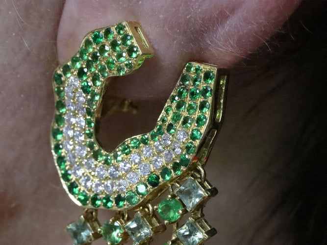 Boucles d'oreilles Boucle d'oreille - Or jaune 18k, saphirs verts, tsavorites et diamants 58 Facettes 2983