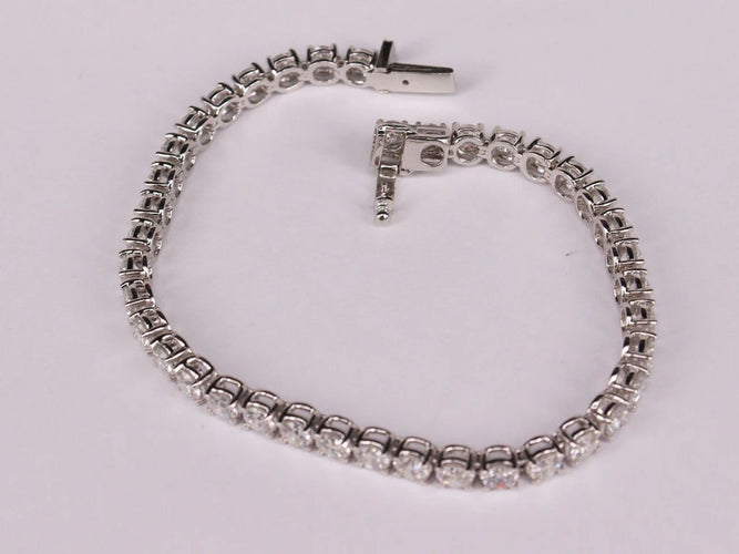 Bracelet Bracelet tennis en or blanc et diamants 58 Facettes 3188