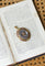 Pendentif Pendentif broche - Agate rubanée et grenats en or jaune 18 ct 58 Facettes