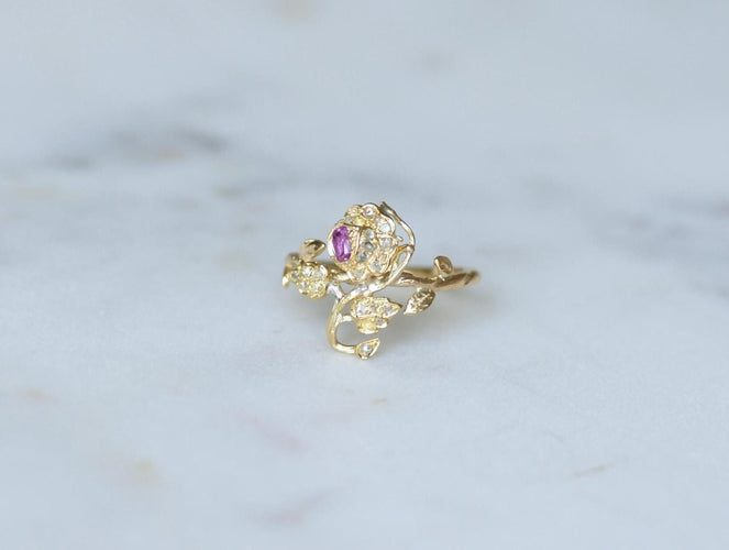 Bague 52.5 Bague ancienne rose en or jaune 18 ct rubis et diamants 58 Facettes