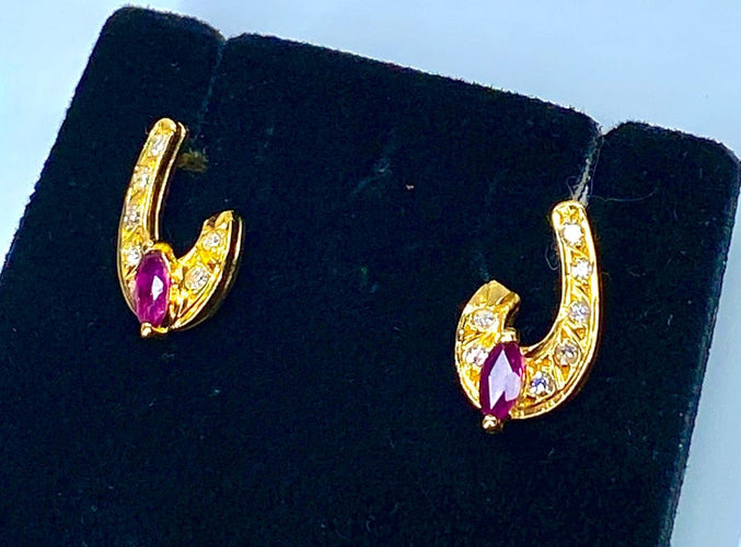Boucles d'oreilles Boucles d’oreilles - Or jaune 18 carats, diamants et pierres rouges 58 Facettes AB681