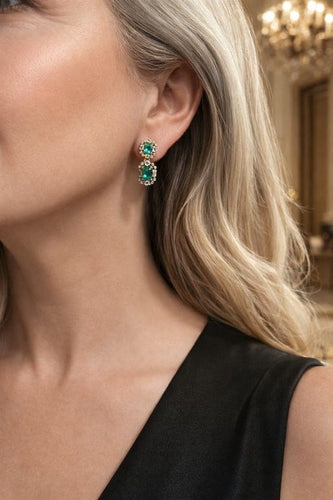 Boucles d'oreilles Boucles d’oreilles pendantes émeraudes et diamants en or jaune 18k 58 Facettes 50429