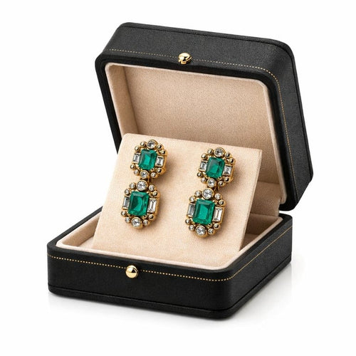 Boucles d'oreilles Boucles d’oreilles pendantes émeraudes et diamants en or jaune 18k 58 Facettes 50429