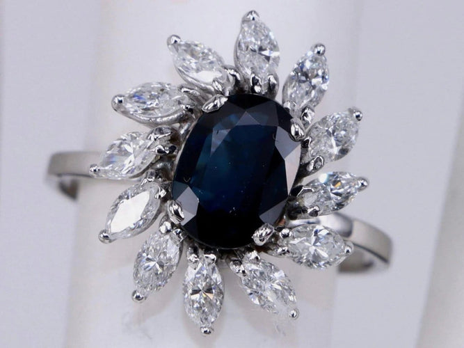 Bague 53 Bague en or blanc, saphir bleu ovale et diamant marquise 58 Facettes BA-150