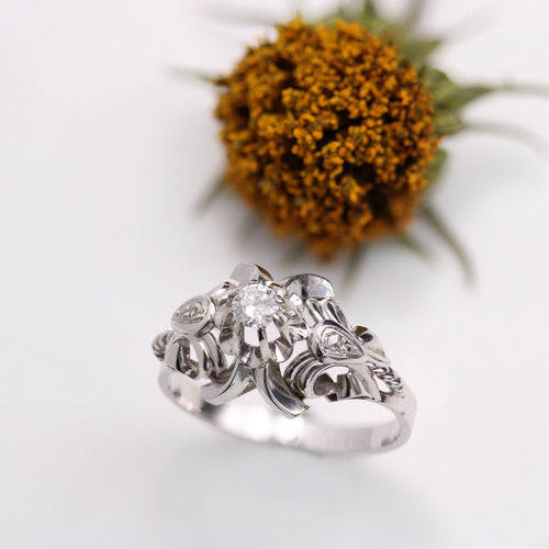 Bague 57 Bague vintage dôme en or blanc 18 carats et diamants 58 Facettes 20-179A-57