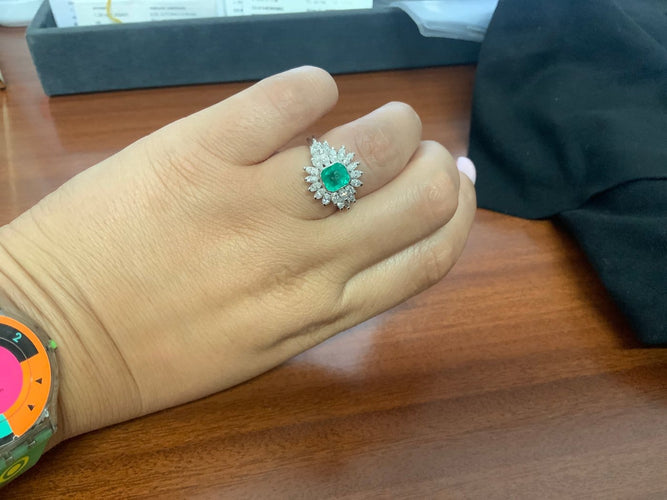 Bague 52.5 Bague en or blanc Émeraude et Diamant Marquise 58 Facettes BA-758