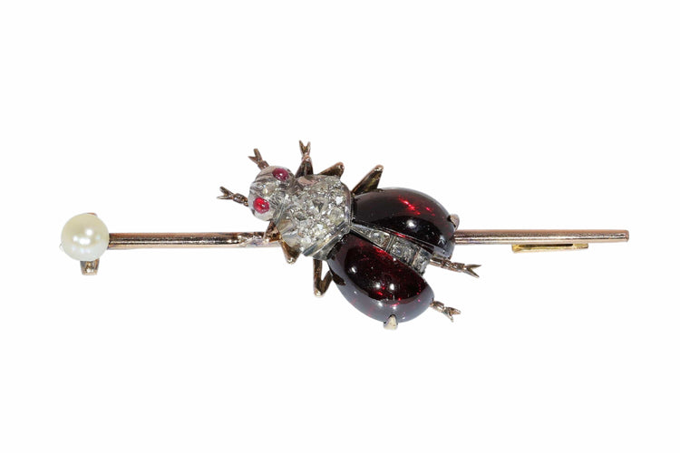 Broche Broche victorienne française en forme de barrette ornée d'un scarabée serti de grenats, de rubis et de diamants 58 Facettes 26050-0148