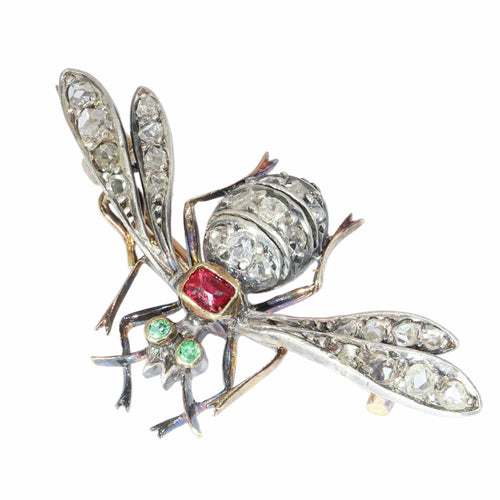 Broche Broche abeille en diamant de la fin de l'époque victorienne, thorax en rubis et yeux en émeraude 58 Facettes 26050-0264