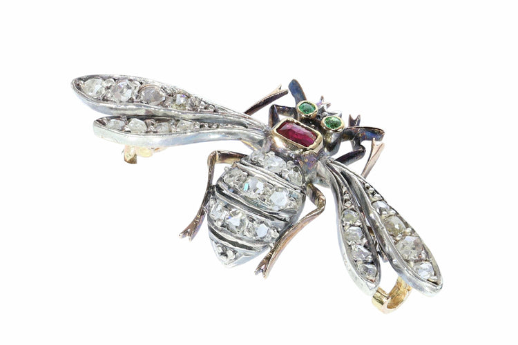 Broche Broche abeille en diamant de la fin de l'époque victorienne, thorax en rubis et yeux en émeraude 58 Facettes 26050-0264