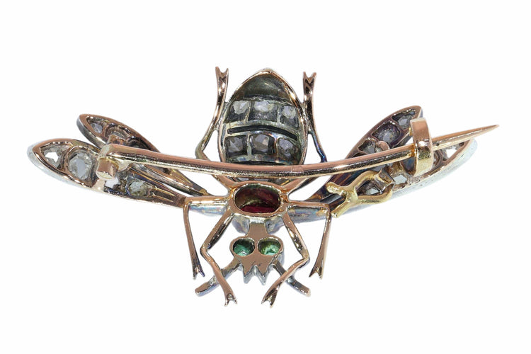 Broche Broche abeille en diamant de la fin de l'époque victorienne, thorax en rubis et yeux en émeraude 58 Facettes 26050-0264