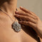 Pendentif Broche pendentif fleur en or blanc avec diamants 2,4 ct 58 Facettes 1840