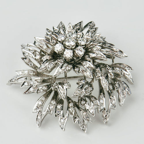 Pendentif Broche pendentif fleur en or blanc avec diamants 2,4 ct 58 Facettes 1840