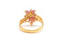 Bague 57 Bague contemporaine en or jaune 18 carats avec rubis et diamants 58 Facettes 21951
