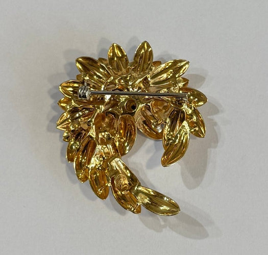 Broche Broche florale en or blanc 18 carats et rubis 58 Facettes 45160002
