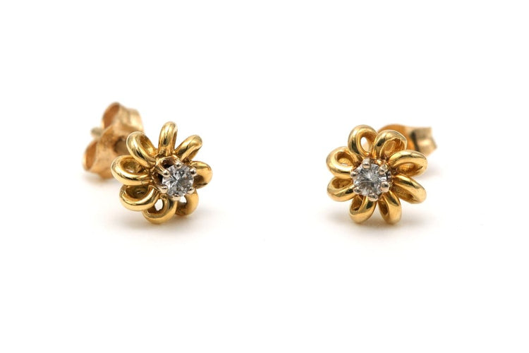 Boucles d'oreilles Boucles d'oreilles Art déco en or jaune 18 carats et diamants taille brillant (0,08 ct) 58 Facettes B722