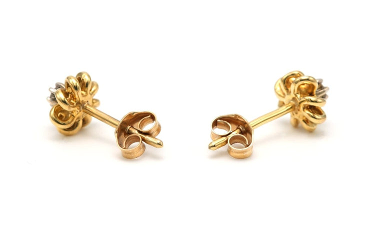 Boucles d'oreilles Boucles d'oreilles Art déco en or jaune 18 carats et diamants taille brillant (0,08 ct) 58 Facettes B722