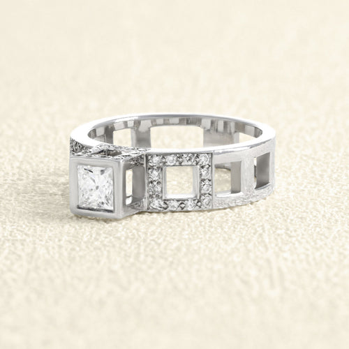 Bague 53 Bague en or blanc et diamants 58 Facettes 61E00051