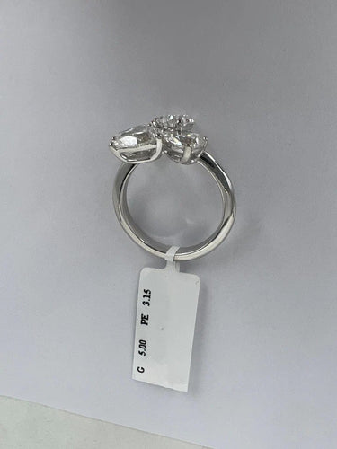 Bague Bague en or blanc 18 carats avec fleur solitaire en diamant 58 Facettes P756